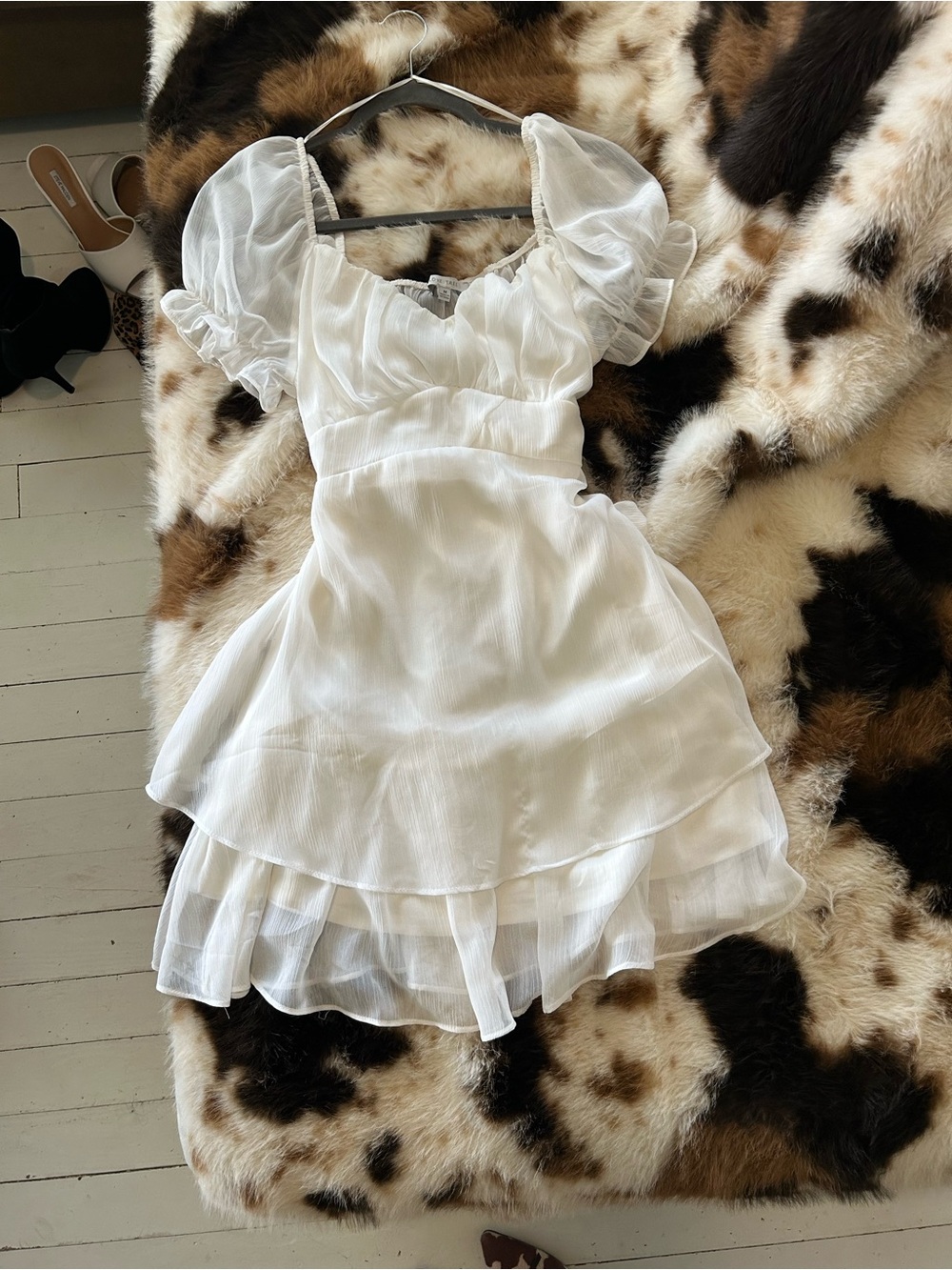 Love Tree White Puff-Sleeve Tiered Mini Dress